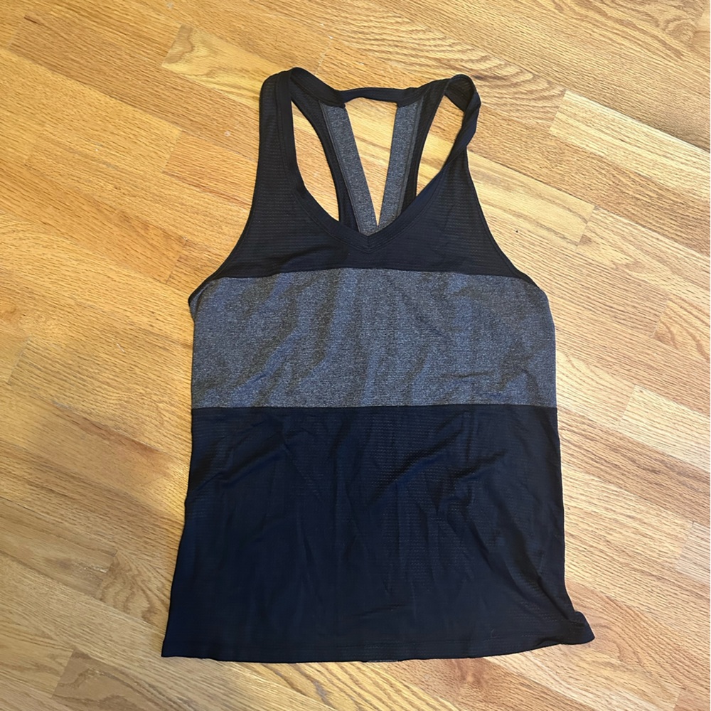 Lululemon gray and black tank- size 6